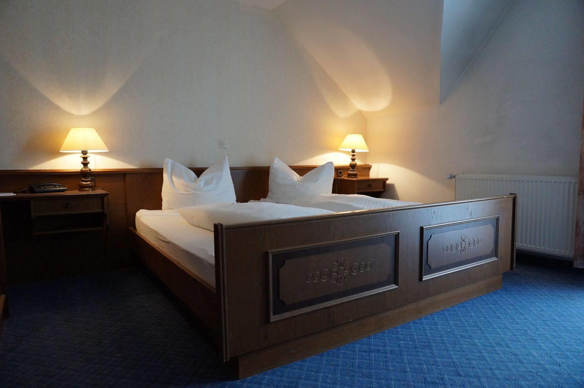 Flair Hotel Gruener Baum โดเนาเอชิงเงน ภายนอก รูปภาพ