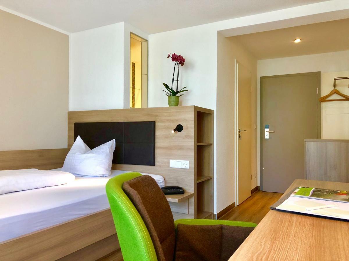 Flair Hotel Gruener Baum โดเนาเอชิงเงน ภายนอก รูปภาพ