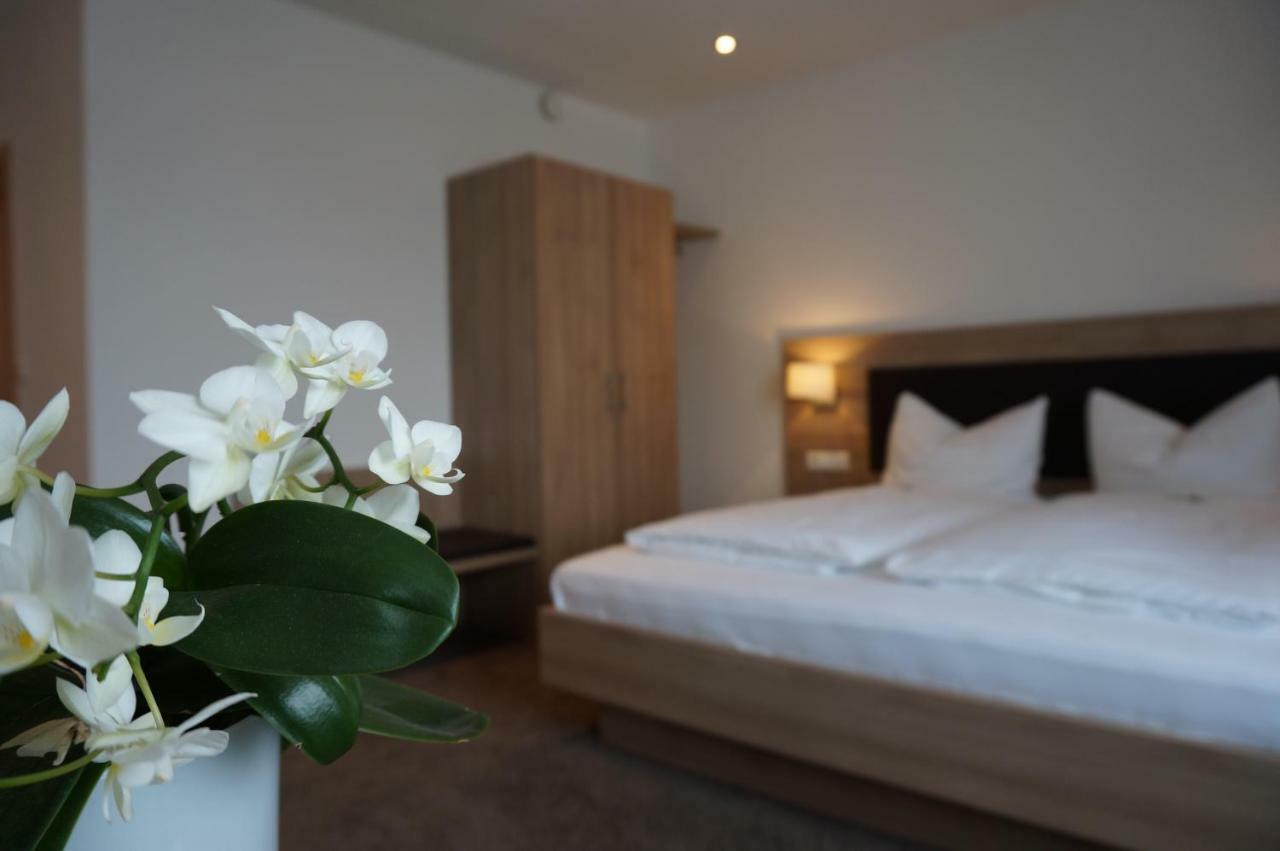 Flair Hotel Gruener Baum โดเนาเอชิงเงน ภายนอก รูปภาพ